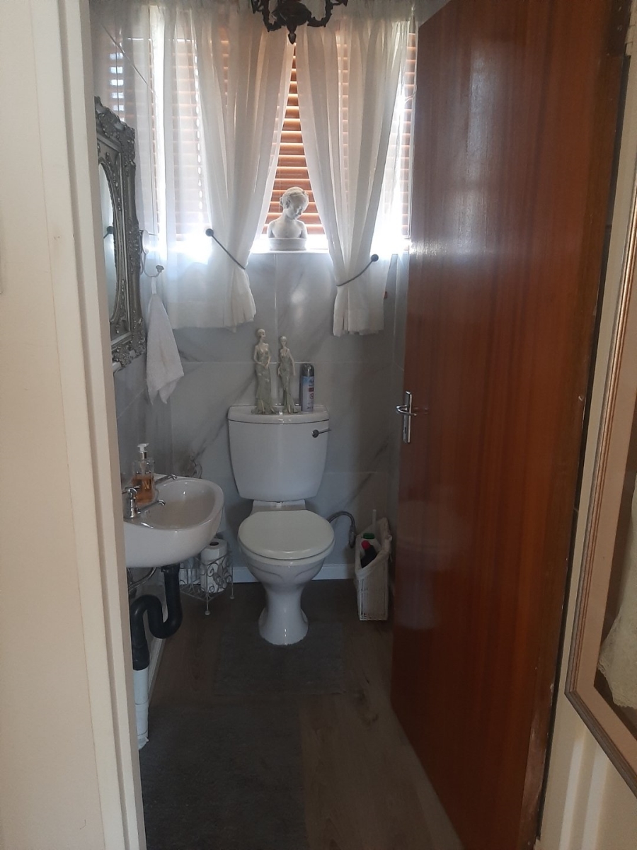2 Bedroom Property for Sale in Morewag Free State